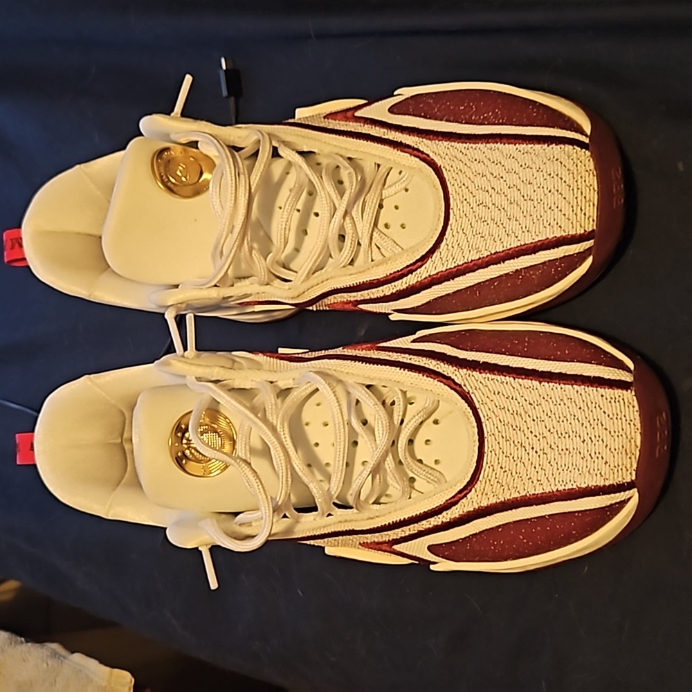 Nike cosmic unity 2s